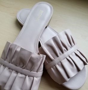 Michael Kors Blush slipper worn for 20minutes
